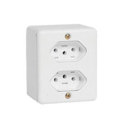2 TOMADAS RETANG 2P+T 20A 250V ILUMI